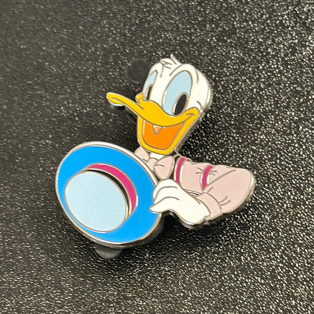 Disney Parks Trading Pin - Mickey and Friends Dapper Dans - Donald Duck - 2024
